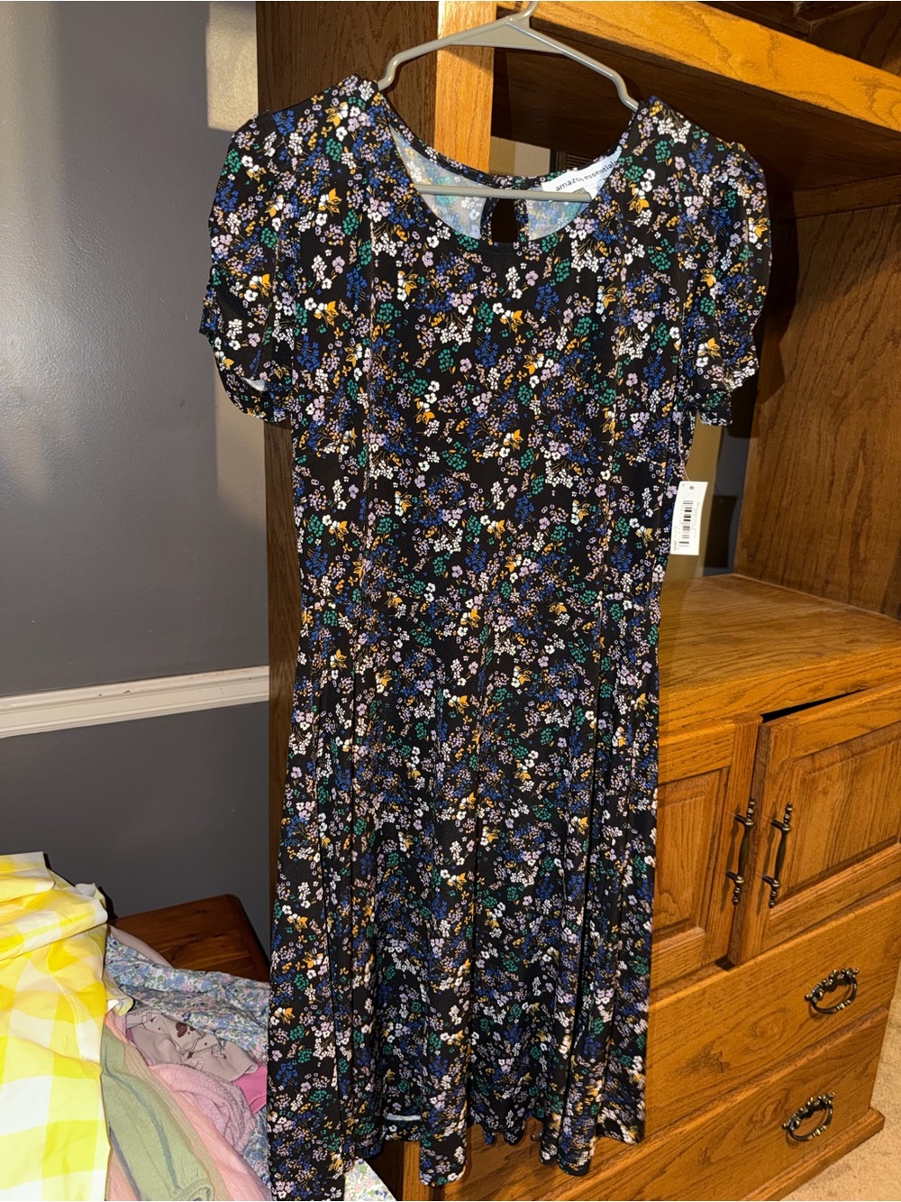 Amazon Essentials | Black Floral Short-Sleeve Midi Dress, size M NWT